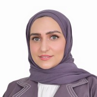 Retrato de Amina Al Rashid, gerente de logística, cliente Century Labo en Arabia Saudita